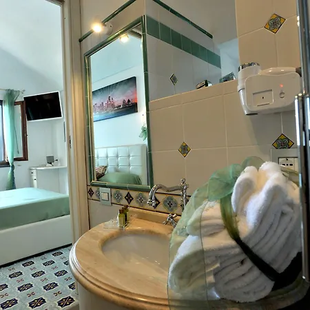 Bed & Breakfast World Center 3*