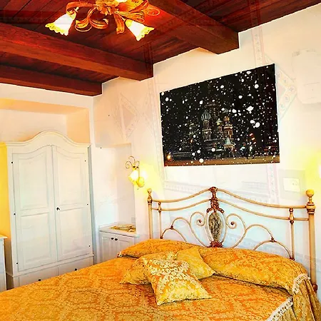 World Center Bed & Breakfast 3*