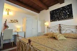 Bed & Breakfast World Center 4*
