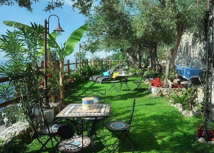 World Center Bed & Breakfast 4*