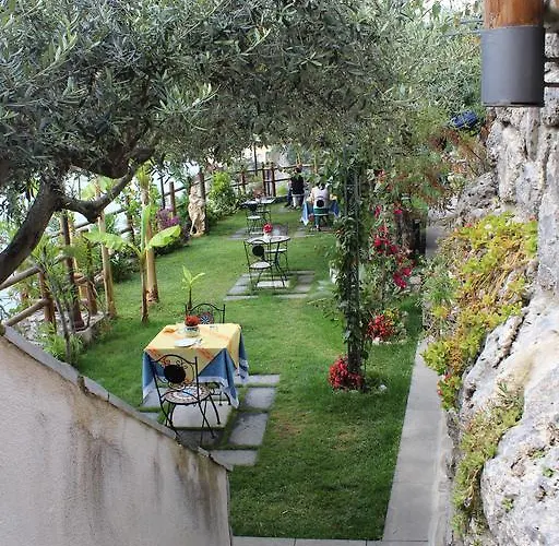 Bed & Breakfast World Center 4*