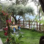 Bed & Breakfast World Center 4*