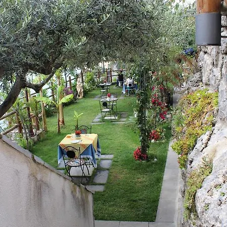 Bed & Breakfast World Center 4*