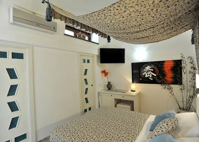 World Center Oda ve Kahvaltı 4*