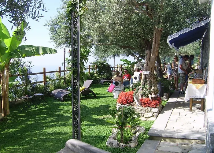 World Center Oda ve Kahvaltı 4*