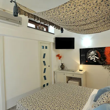 World Center Bed & Breakfast 4*